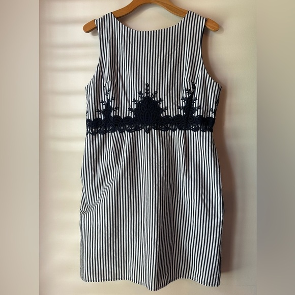 The Limited Dresses & Skirts - Limited sleeveless dress Navy/White Sz 8p